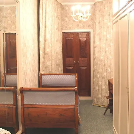 Barony Le Pergole For 8 Persons